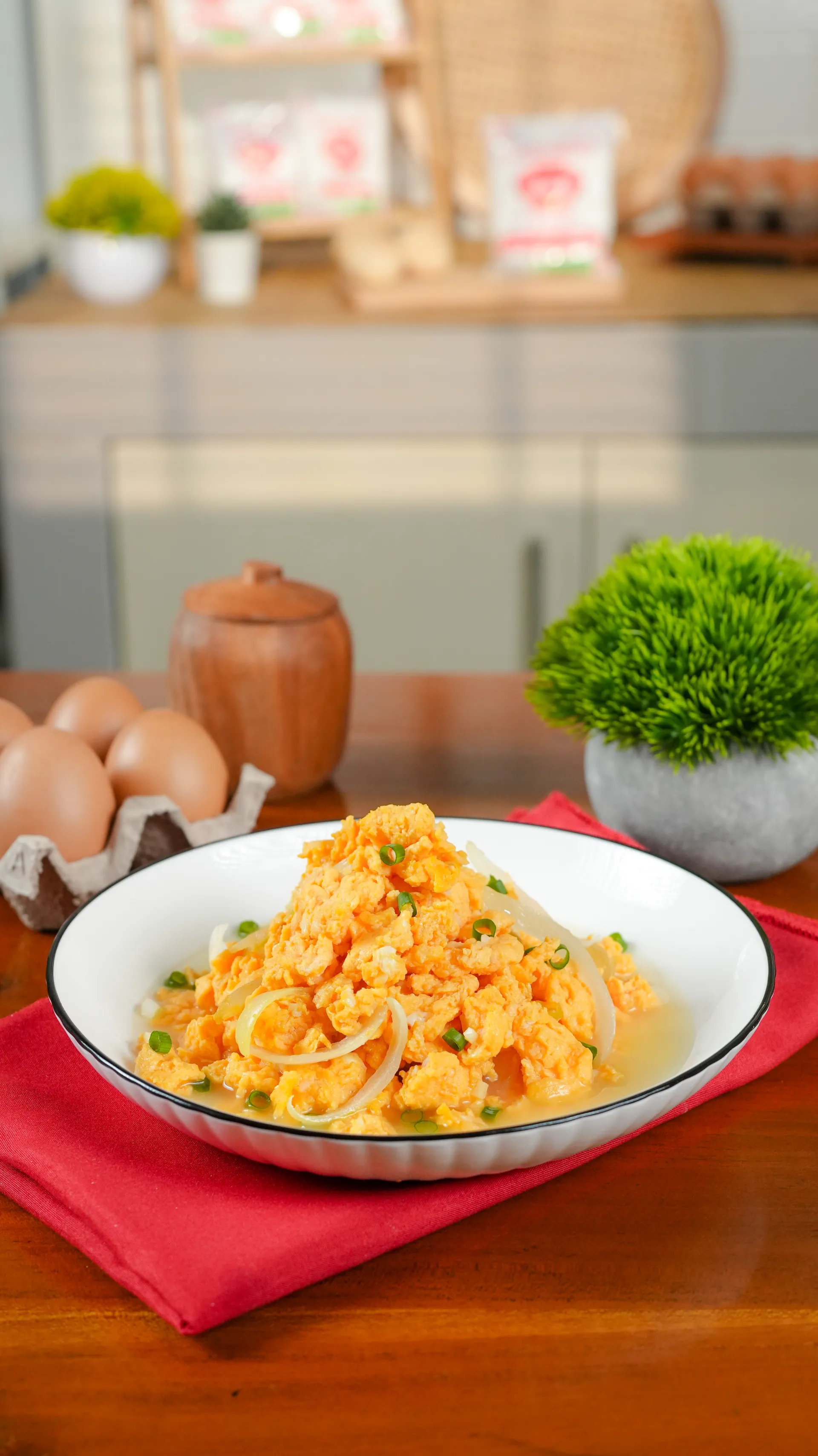 TELUR KRISPI SAUS BAWANG ala Chef Nadya