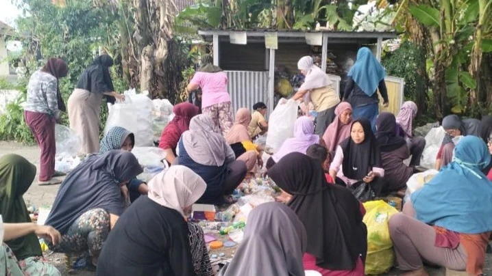 agenda rutin pilah sampah untuk lingkungan rt lebih bersih #hiduplebihbaik