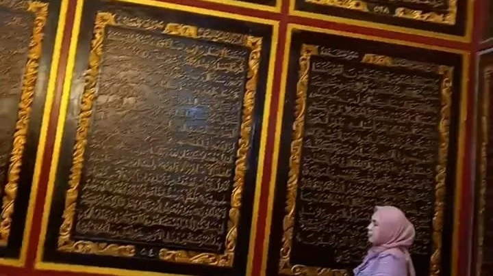 Al-Qur’an Raksasa di Palembang. #SejutaCeritaUmamichi