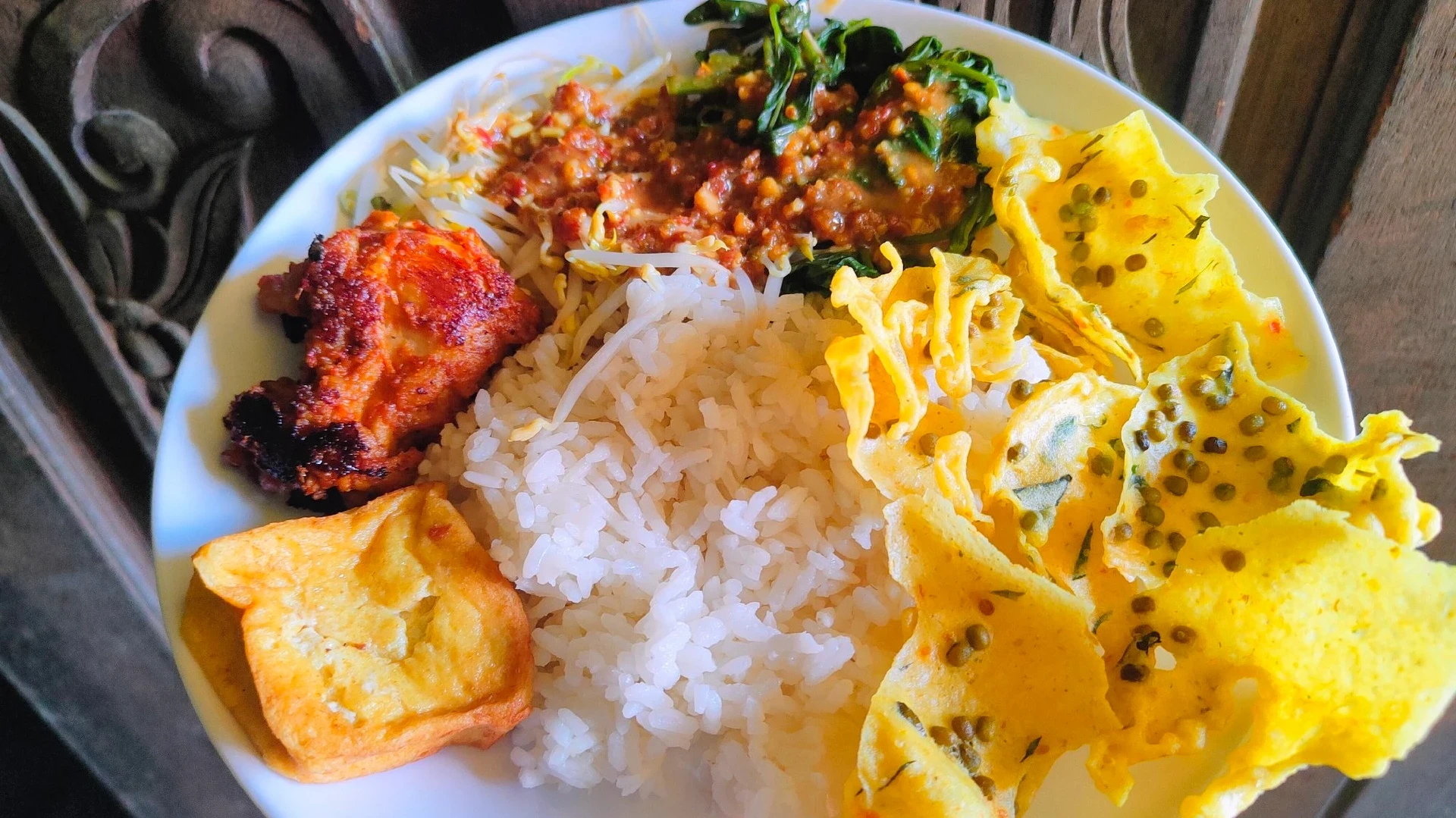 Amunisi Hari Ini👉 Pecel Ayam Bakar & Peyek ✨