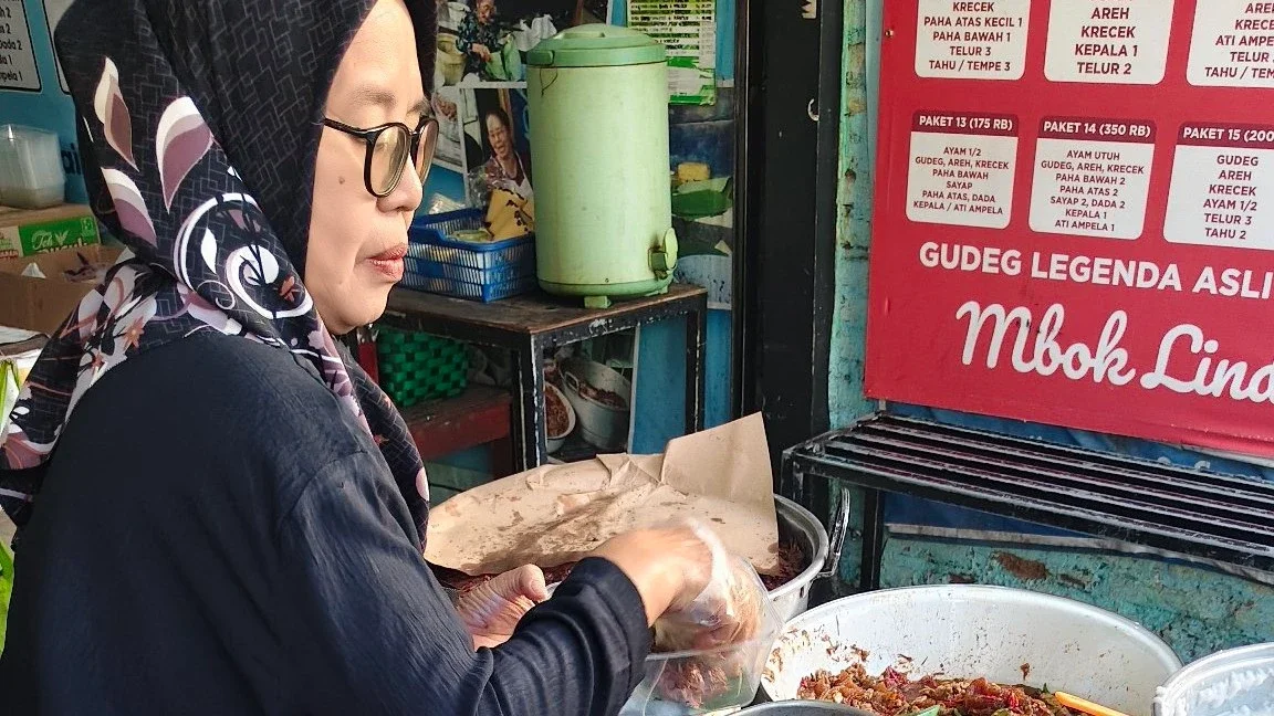 Berburu Kuliner di Yogyakarta Gudeg Mbok Lindu #KegiatanFavorit