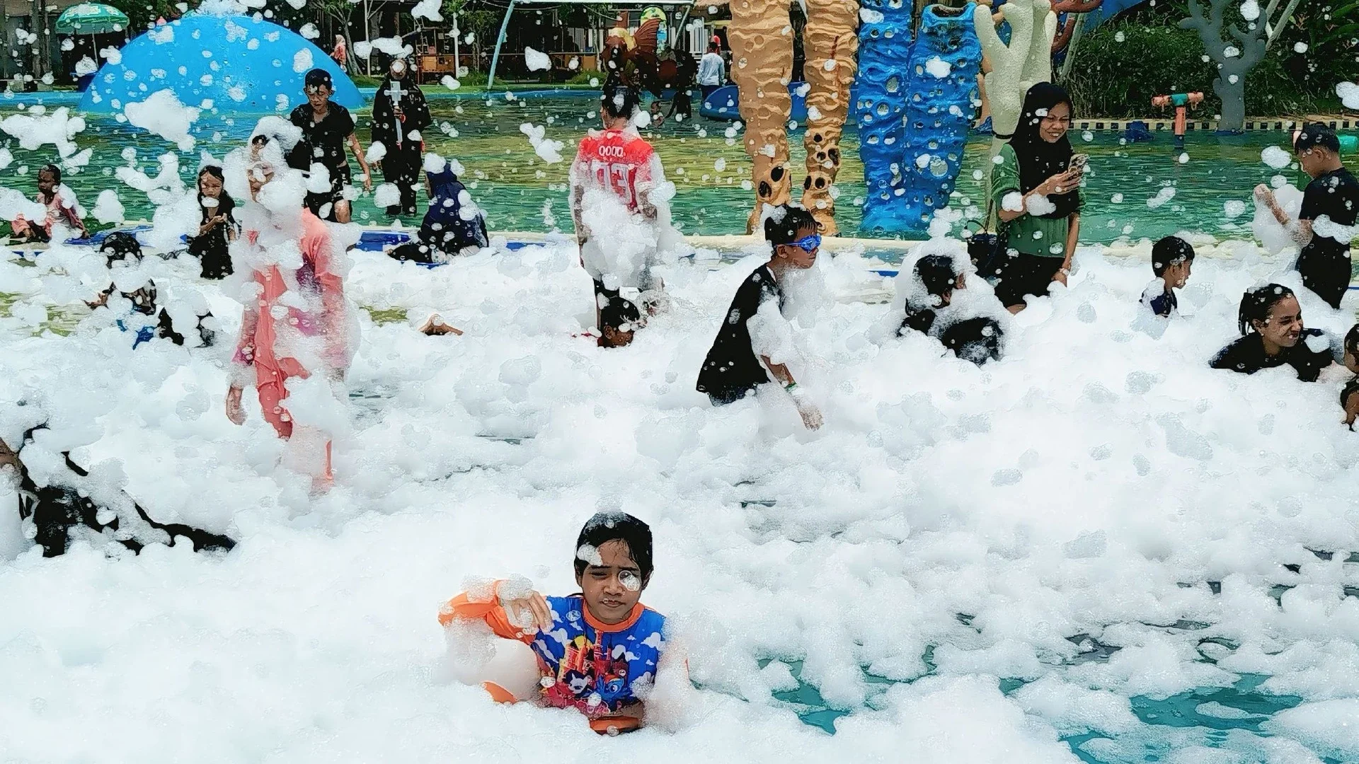 Berenang Mandi Busa #KegiatanFavorit