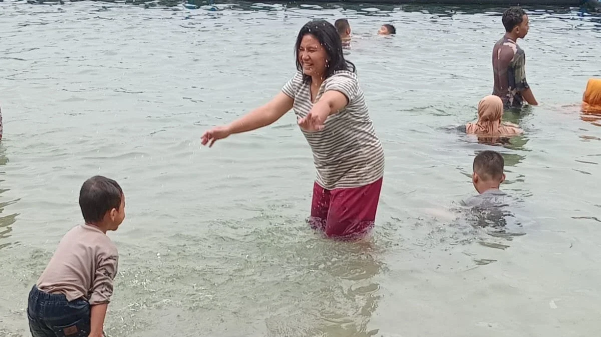 Bermain sambil berolahraga dipantai