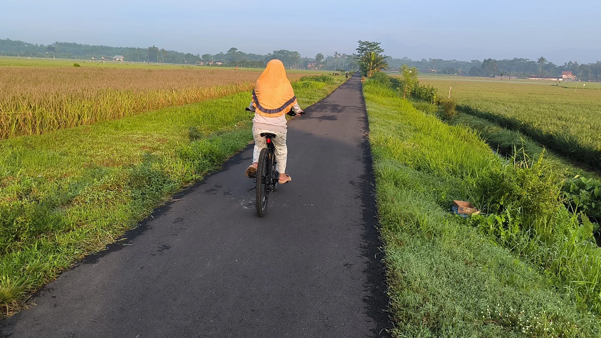 Bersepeda Di Pagi Hari #KegiatanFavorit