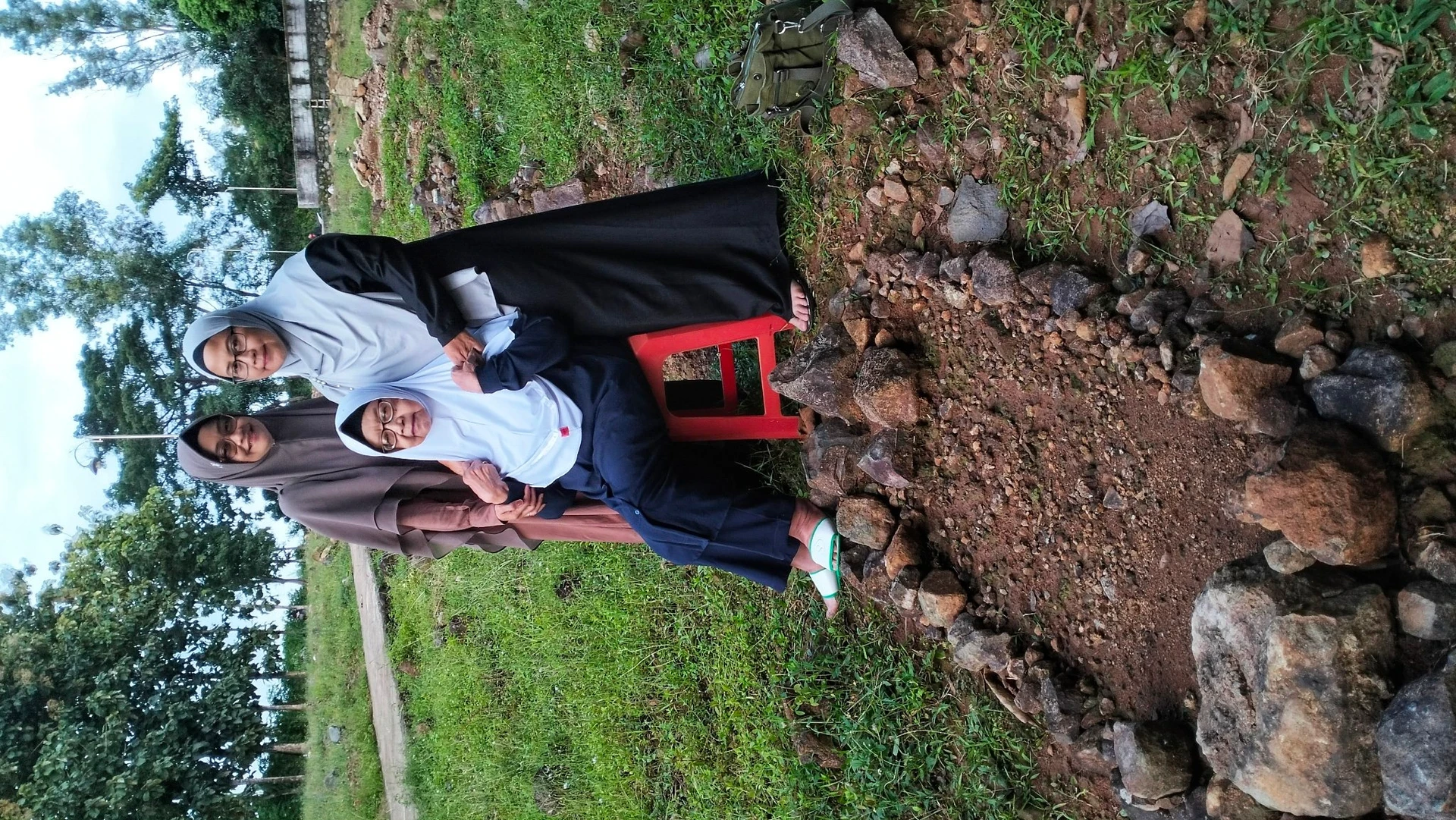 Berziarah Ke Makam Bapak #CeritaMomenFitri