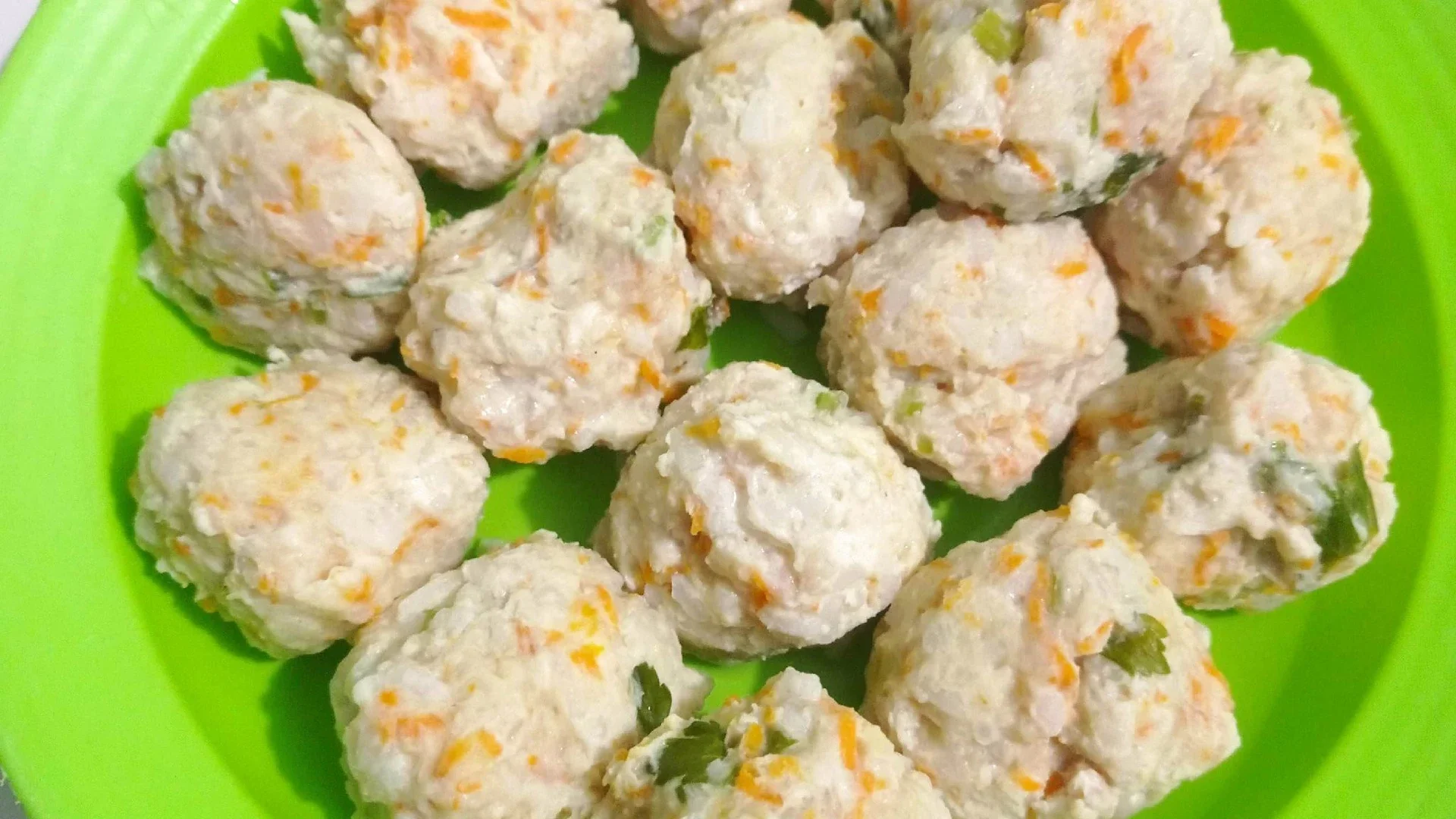bola ayam