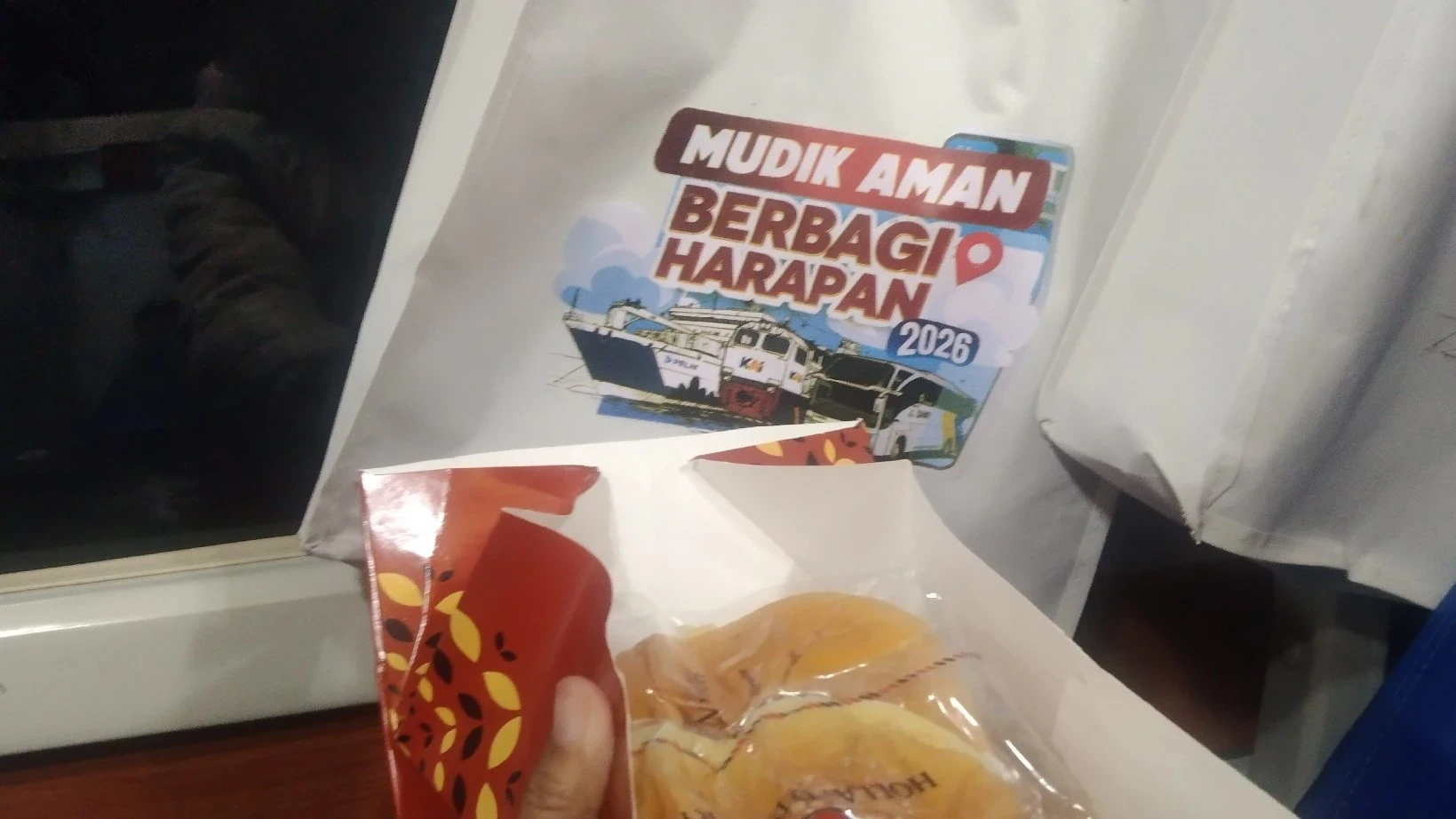 buka puasa di kereta    #SetiapMakananPunyaCerita