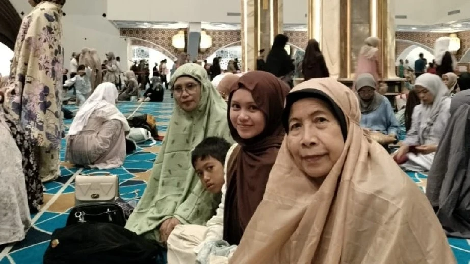 #CeritaMomenFitri Melaksanakan Solat Ied di Masjid Dekat Rumah di Kampung