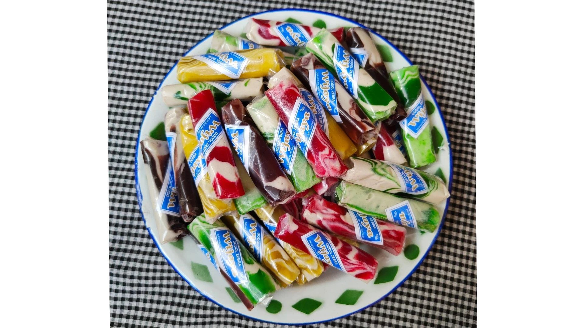 Dapat Buah Tangan "Dodol Garut" Acara Halal Bi Halal Lebaran #CeritaMomenFitri