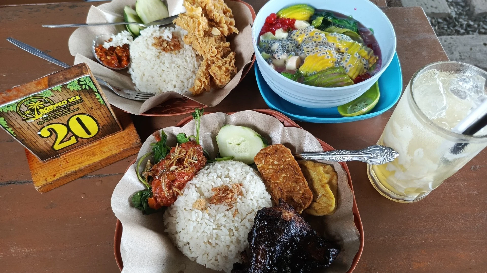 #DibalikLensa Nikmatnya Cafe Spesialis Olahan Kelapa