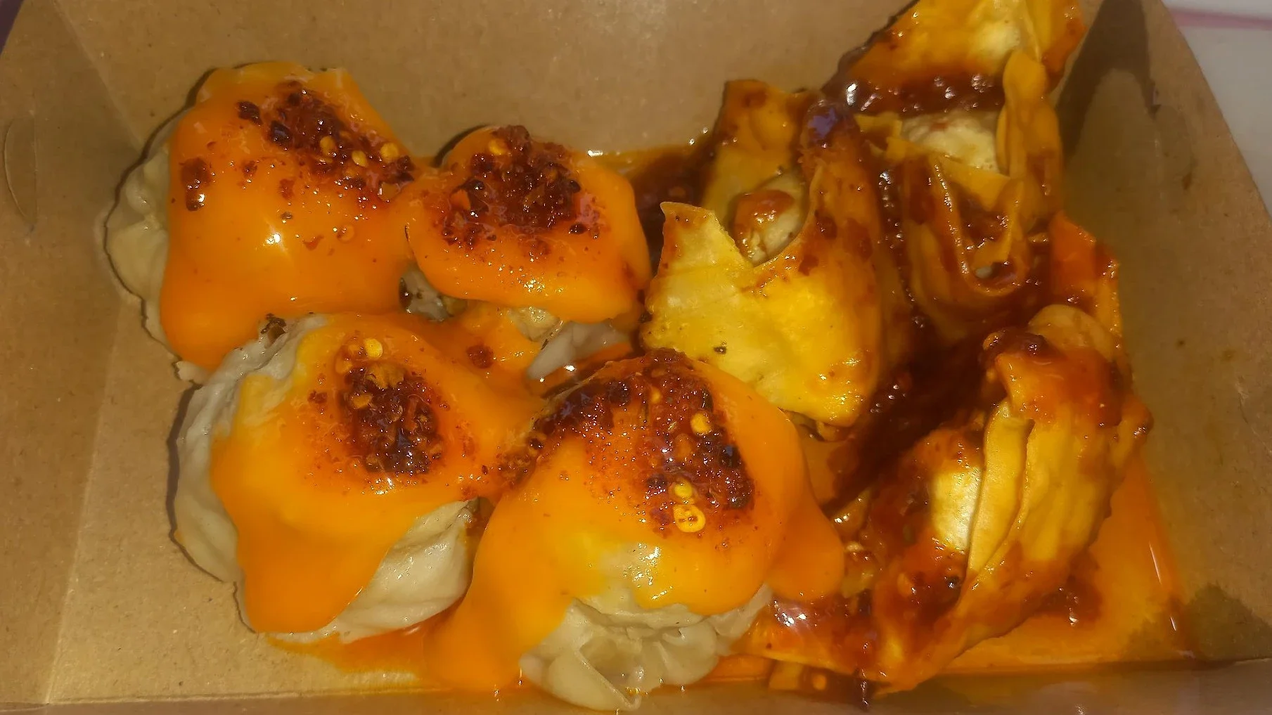 DIMSUM MENTAI DAN PANGSIT CHILIOIL