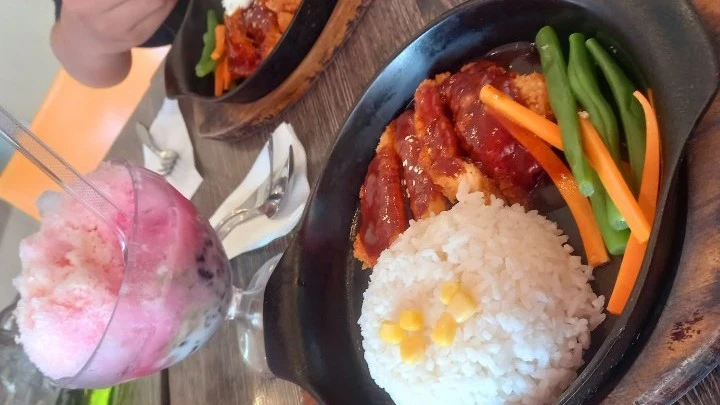 Es teler + nasi ayam katsu bbq #SemuaMakananPunyaCerita