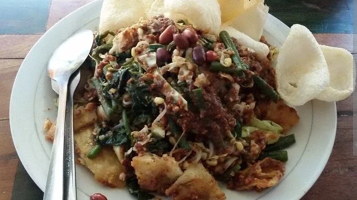Gado Gado VS Lotek