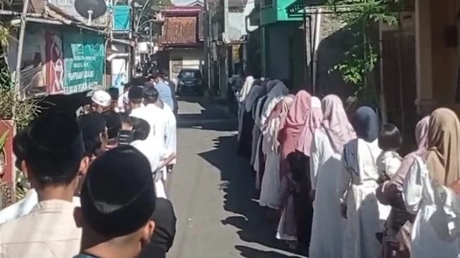 Halal bi halal warga sekitar