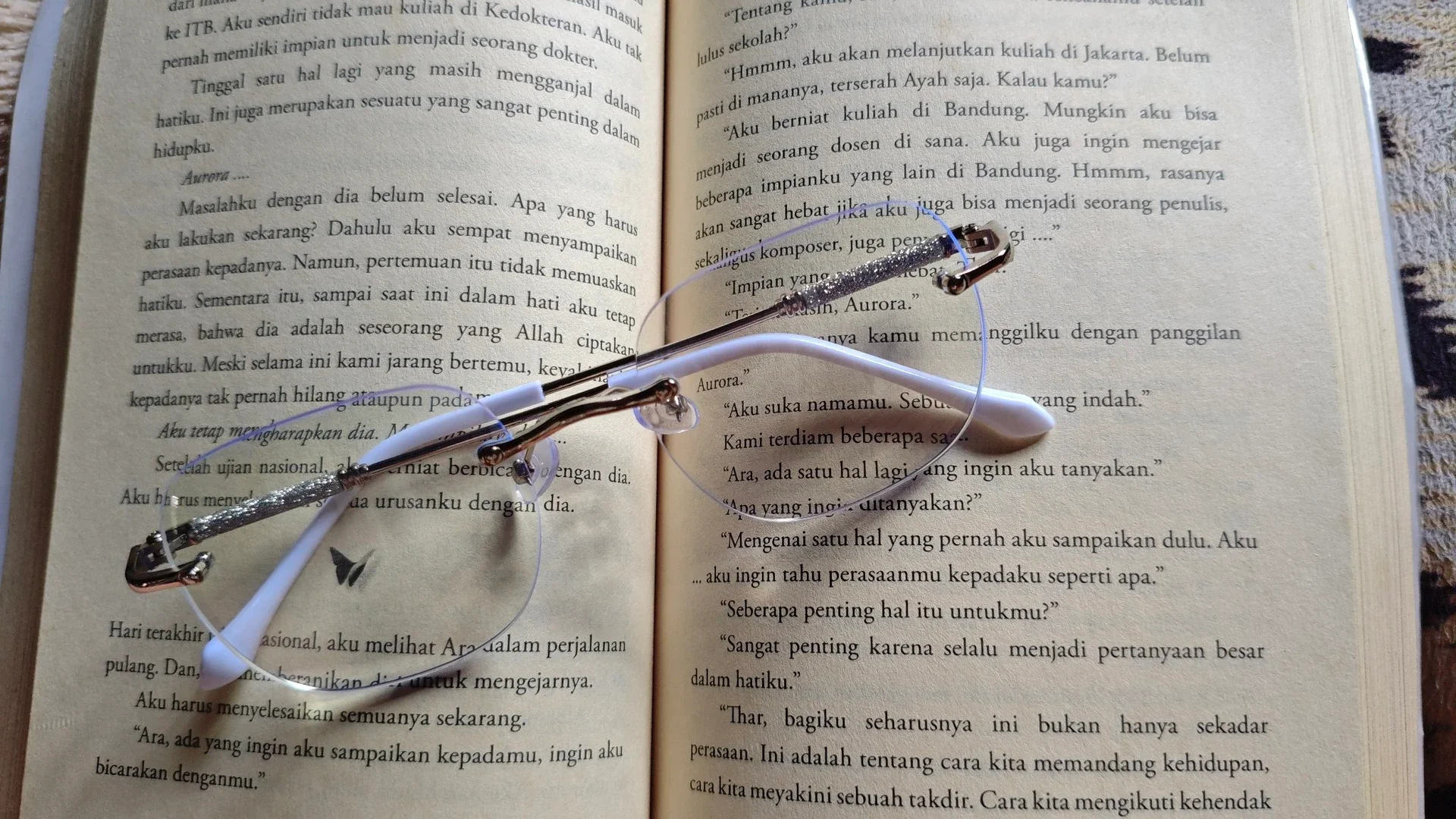 Hobi Membaca Buku