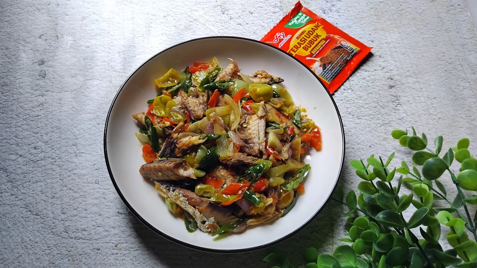 Ikan Sarden Dicabein Enak Banget