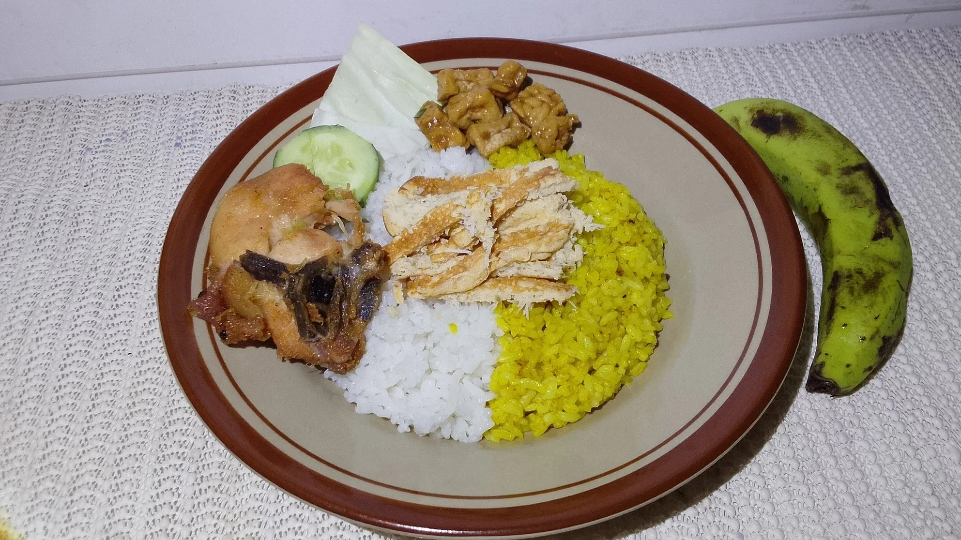 #IsiPiringmuHariIni nasi kuning dan nasi putih
