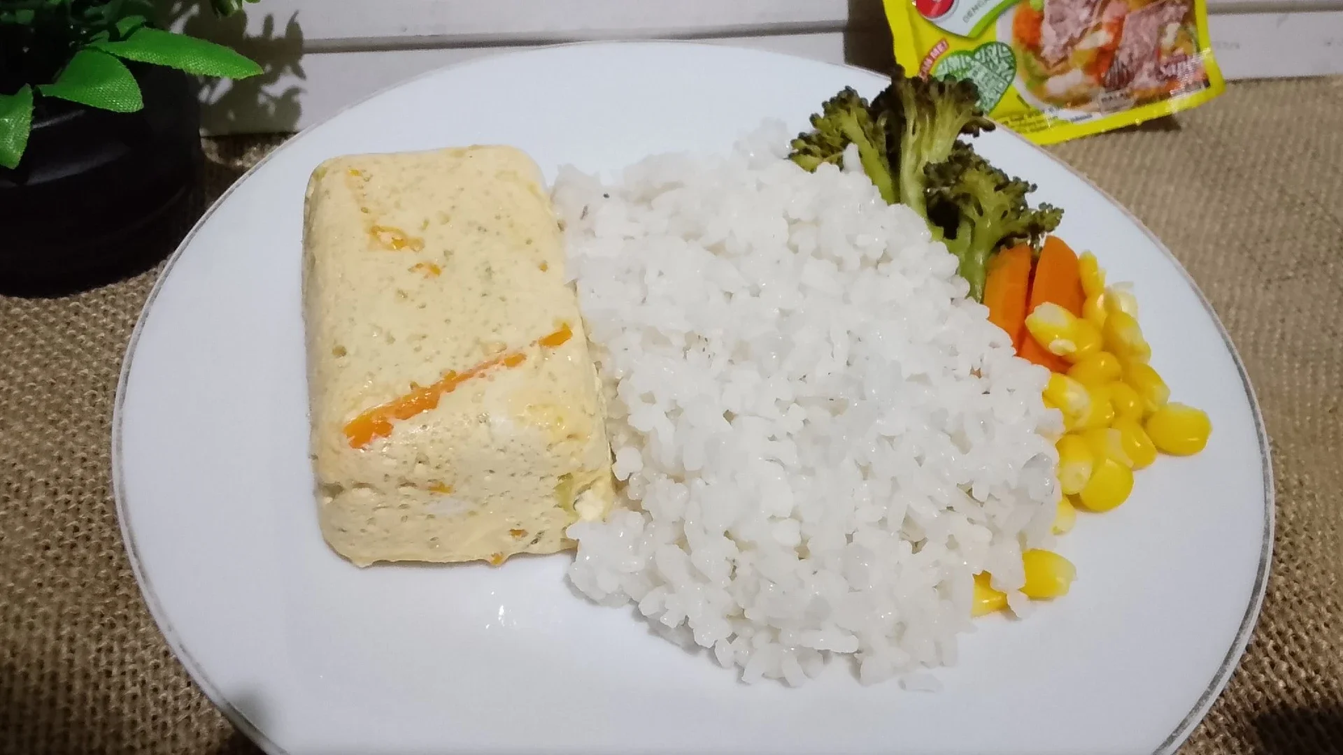 #IsiPiringmuHariIni Tahu telur kukus sayur.