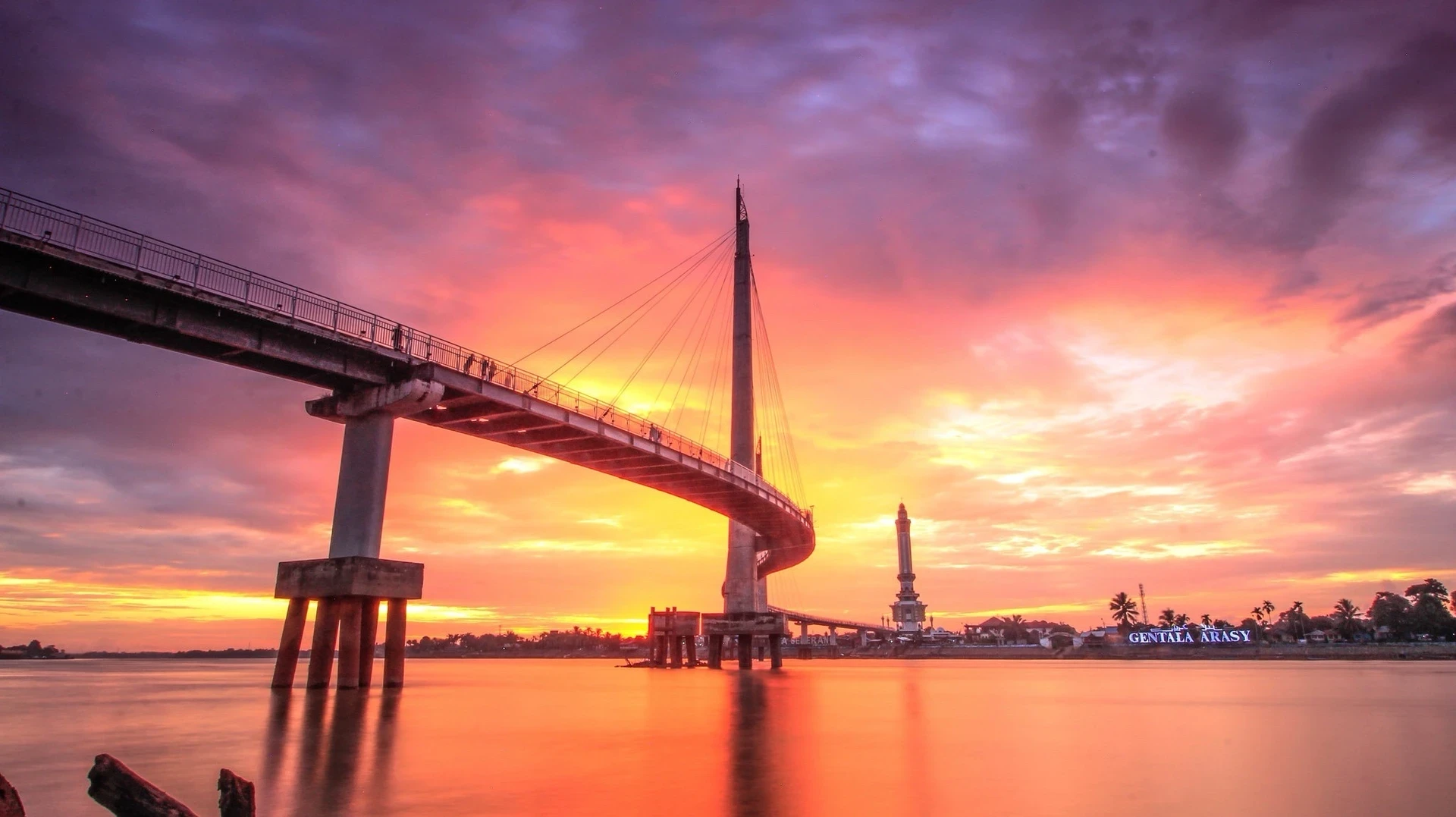 Jembatan Gentala Arasy, Ikon Wisata Kota Jambi