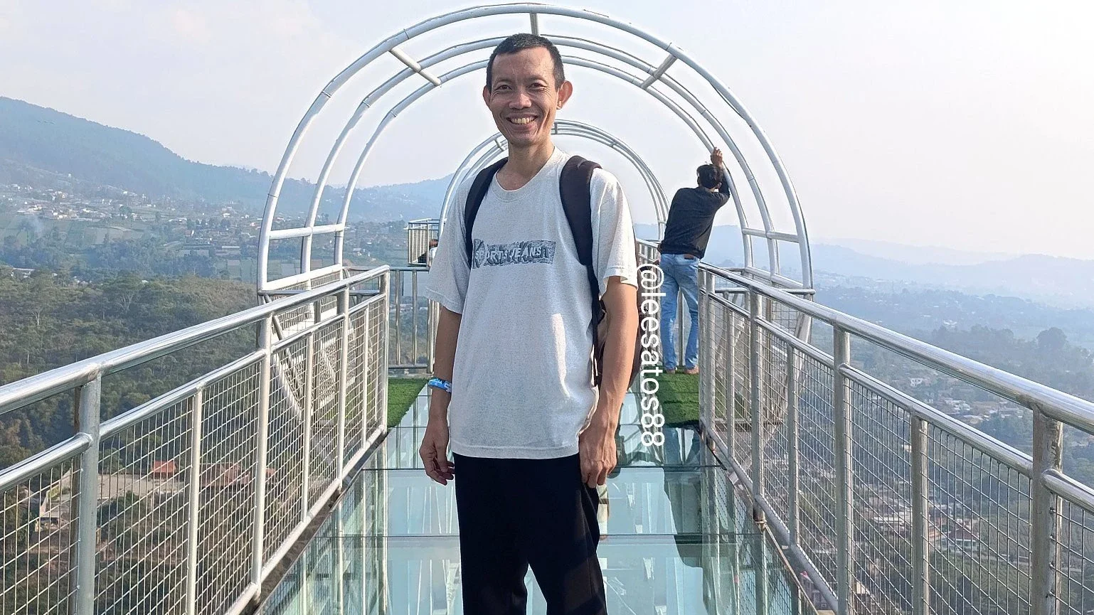 Jembatan Kaca Kemuning Sky Hill