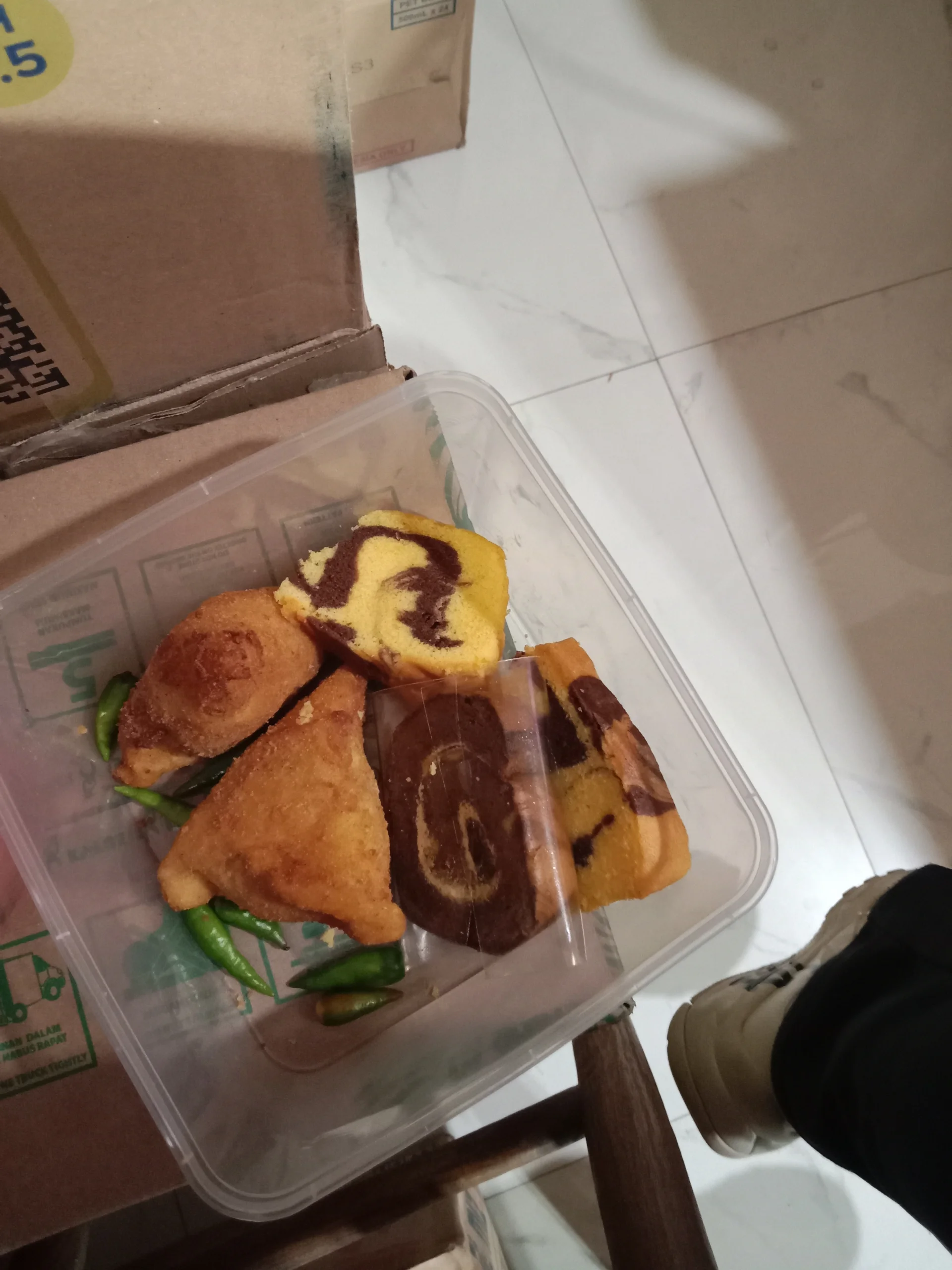 Aneka bolu dan gorengan