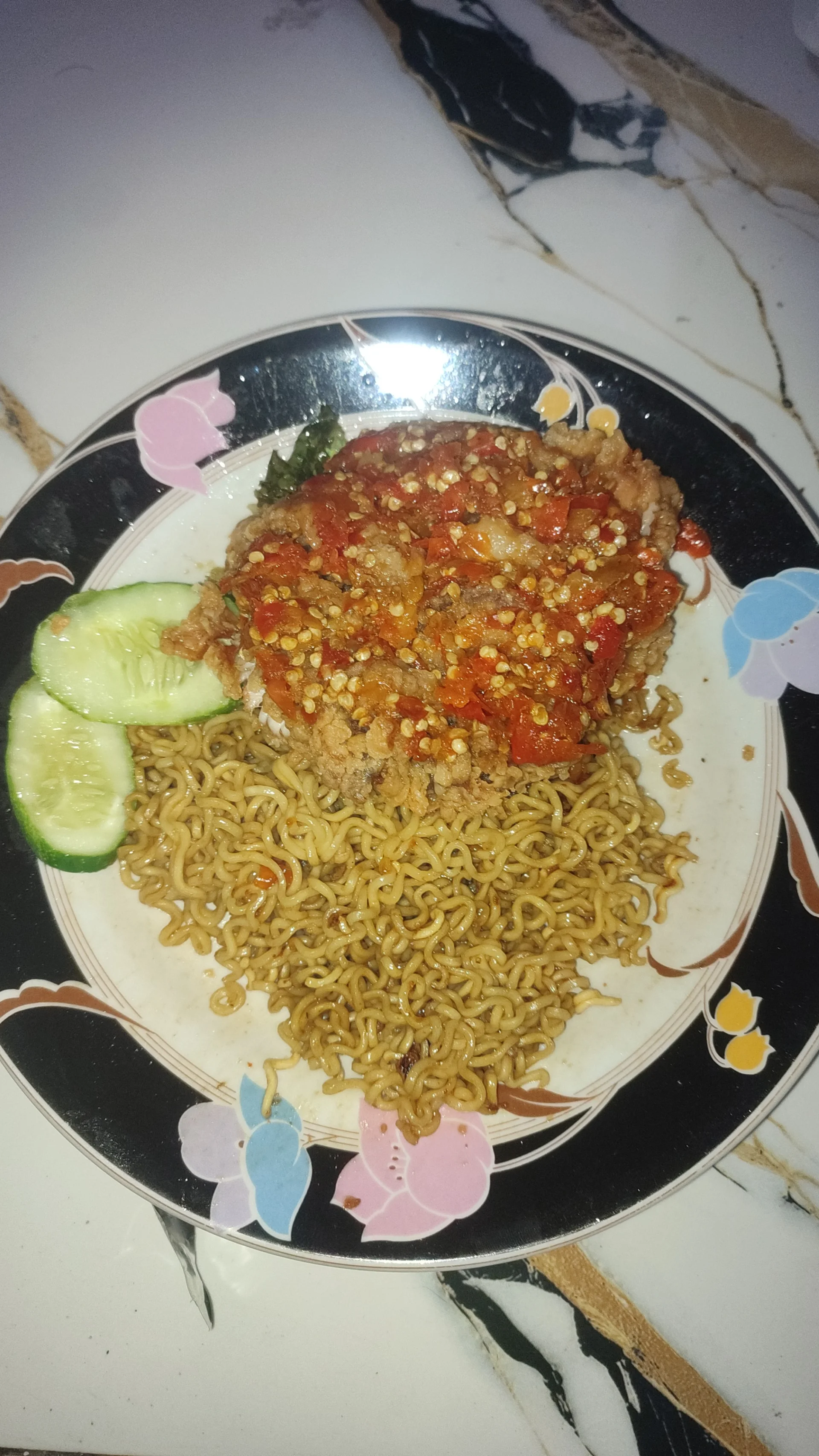 Ayam Geprek &amp; Indomie Goreng: Obat Pusing Paling Nikmat