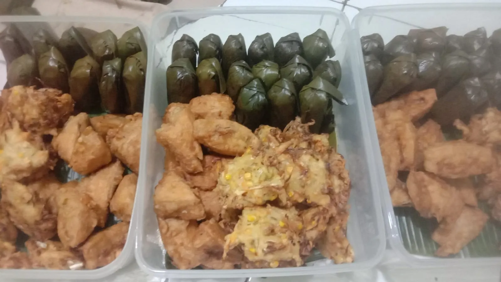 Bakulan aneka gorengan untuk takjil