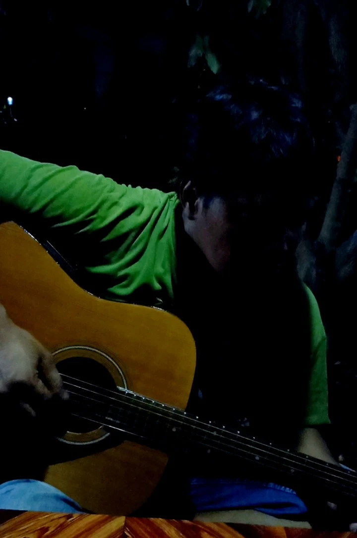 Bermain gitar #CeritaHariIni