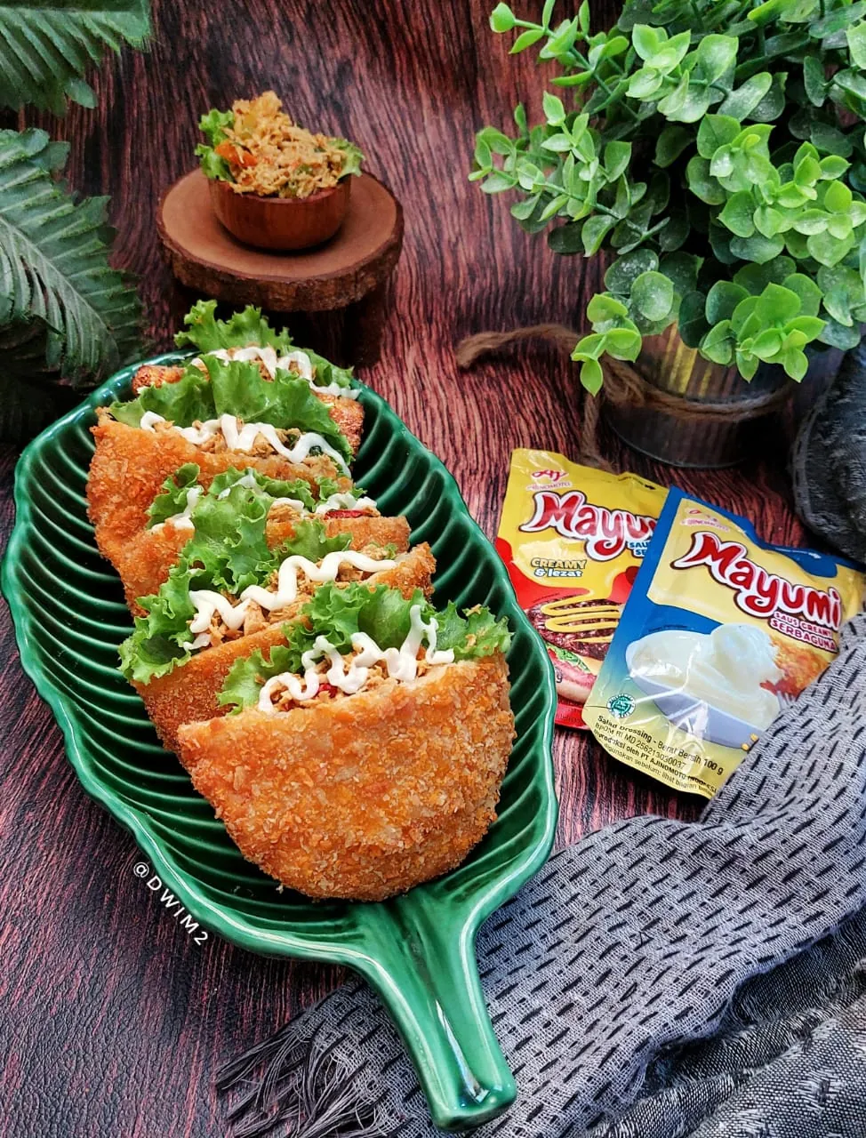 BREAD POCKETS dengan AYAM SUWIR PEDAS