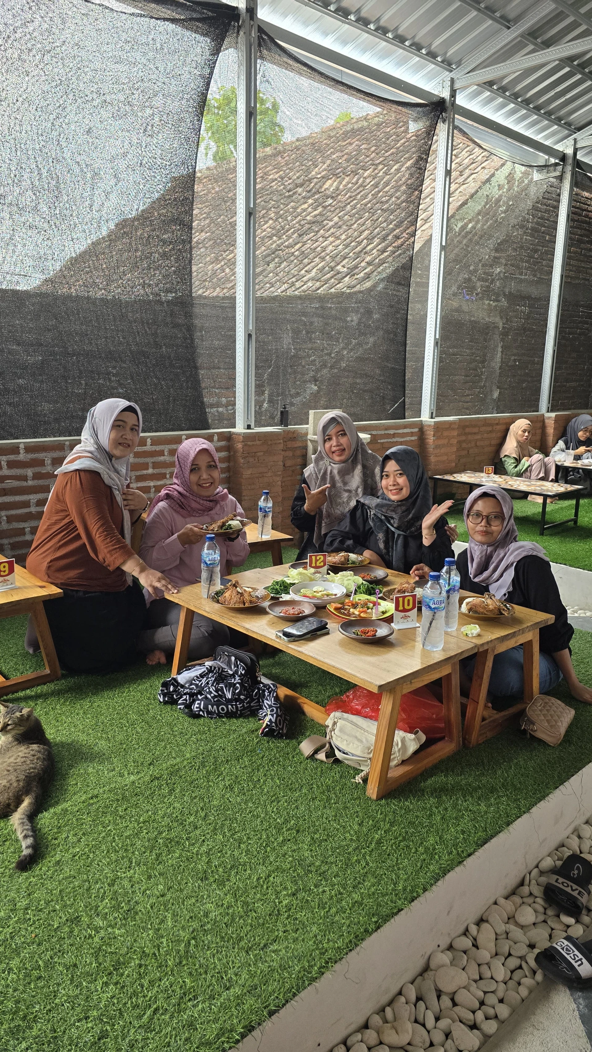#CeritaHariIni “Rujakan Ceria, Persahabatan Selamanya 🌸🍍”