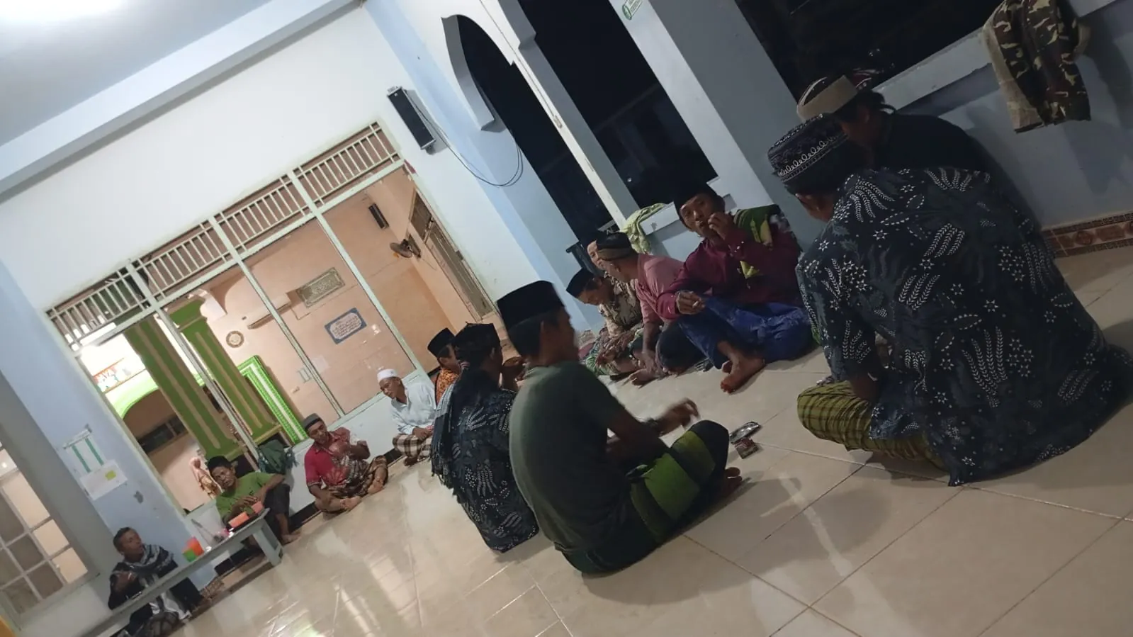 Day 7: Berkumpul setelah sholat taraweh.