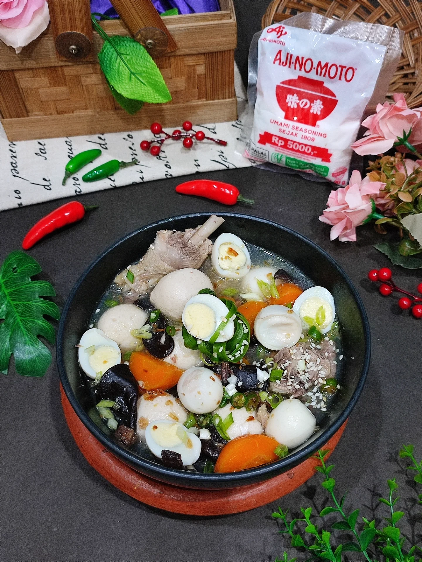 Hari ini aku masak Soup Timlo Ayam, hidangan klasik Solo yg dibawa jadi lebih kaya rasa berkat sentu