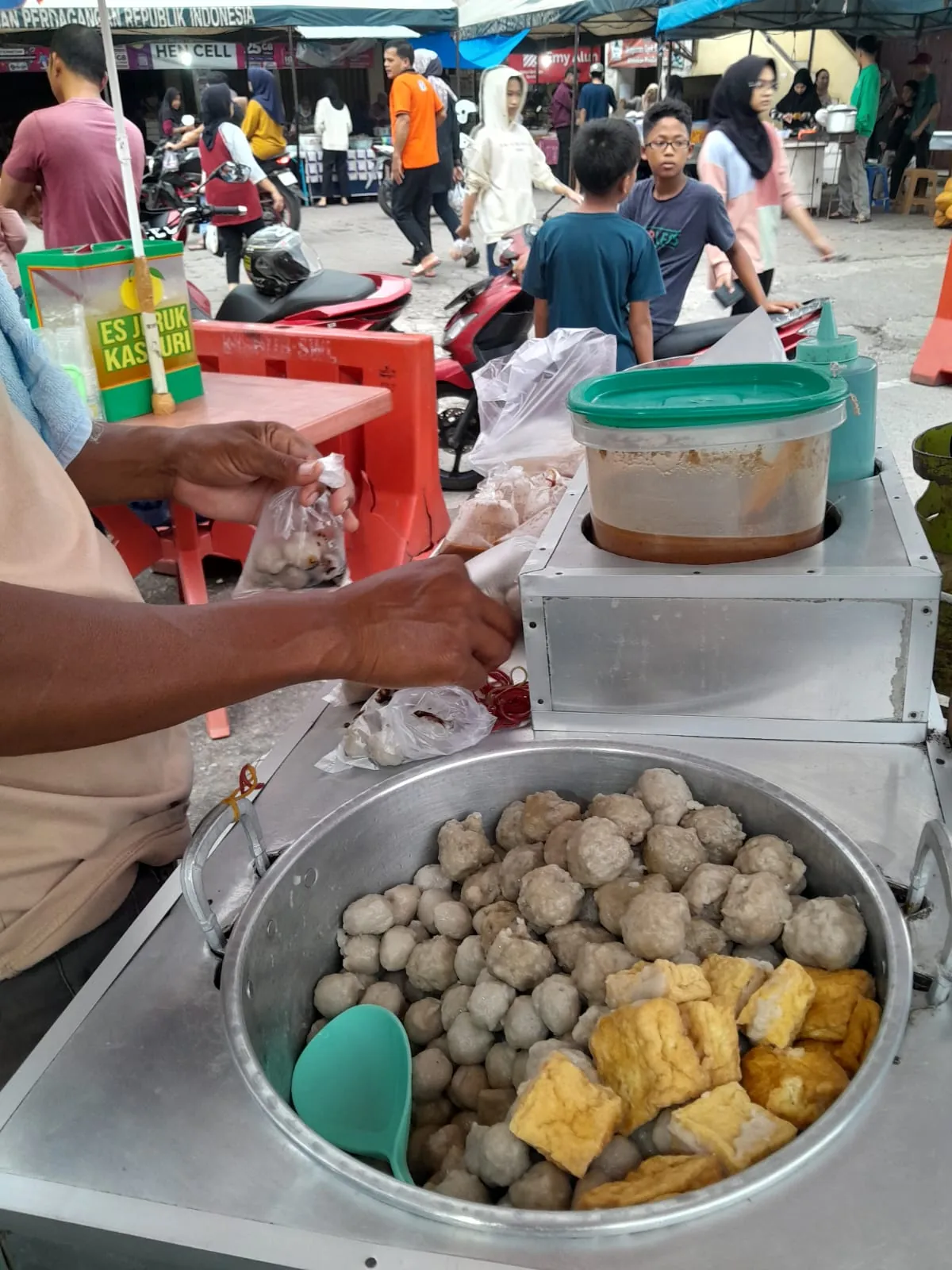 #JURNALRAMADHAN 6 JAJAN BAKSO COLEK