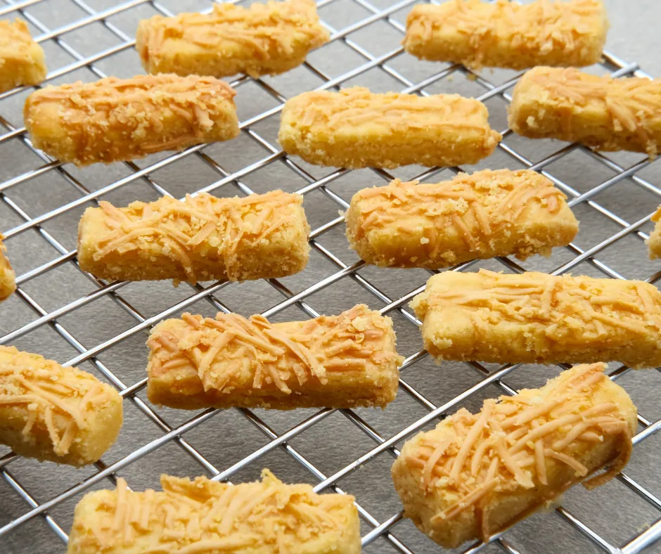 #JurnalRamadan Day 23: Kue Asin untuk Lebaran: Gurih, Renyah, dan Bikin Nagih!
