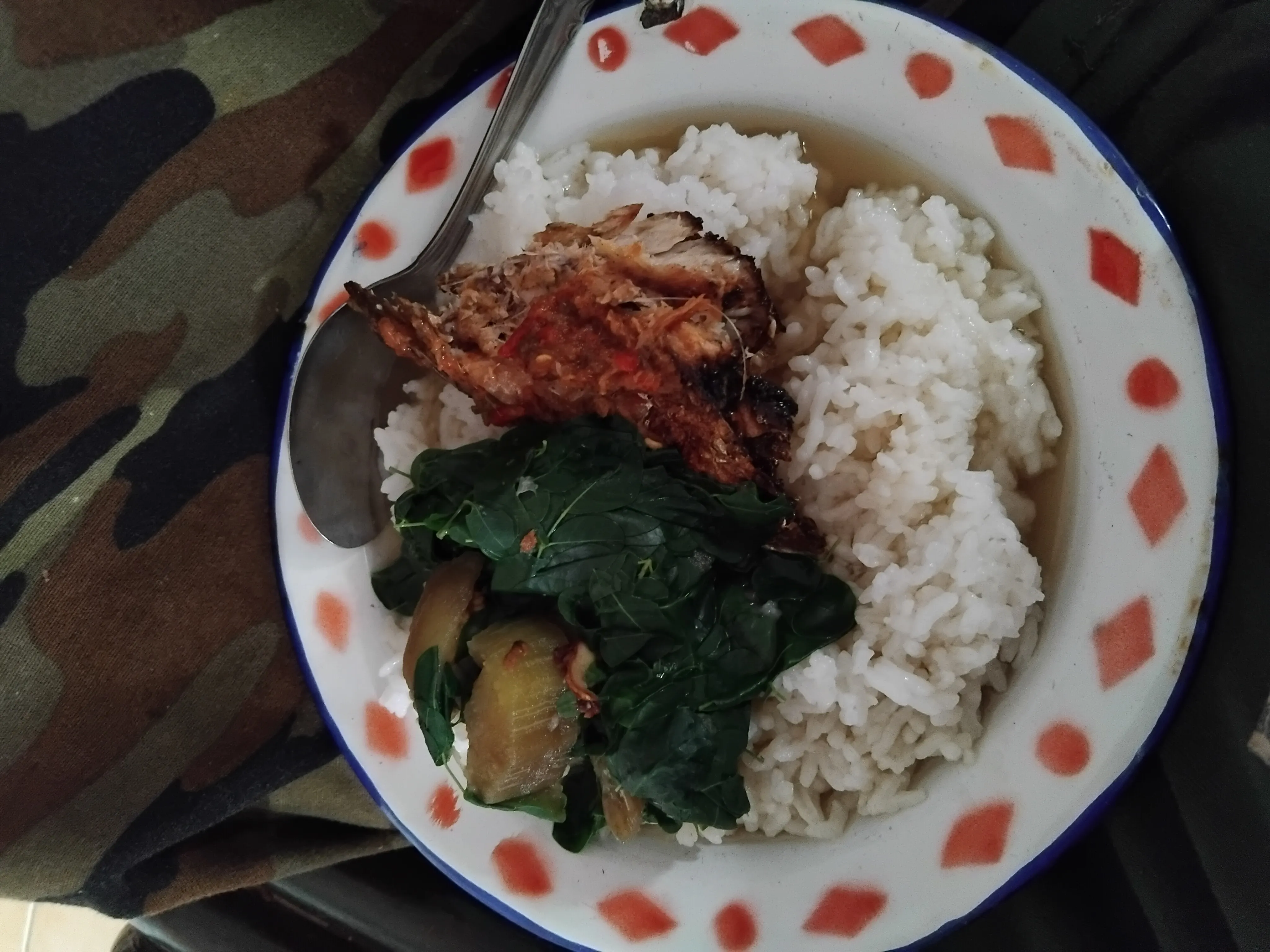 Kuah bening daun kelor campur terong