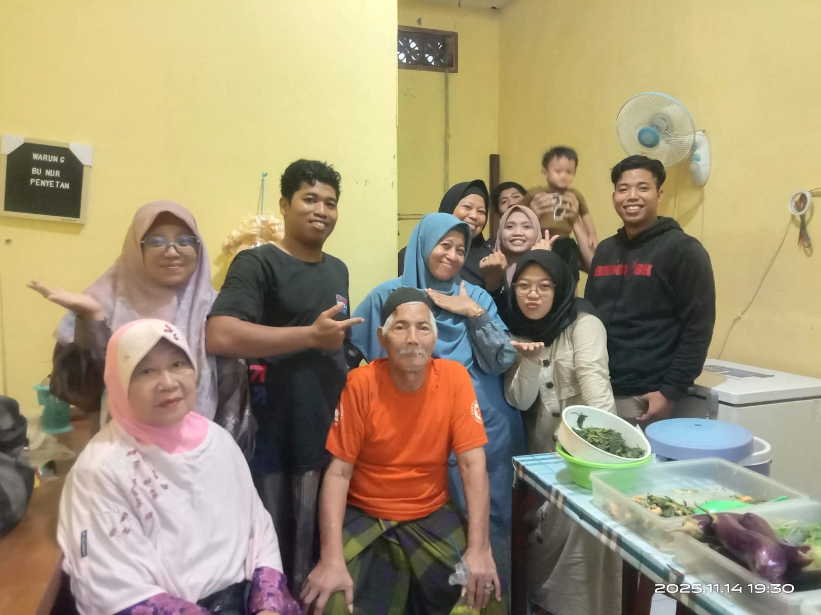 Kuliner Favorit keluarga di Warung Bu Nur Penyetan