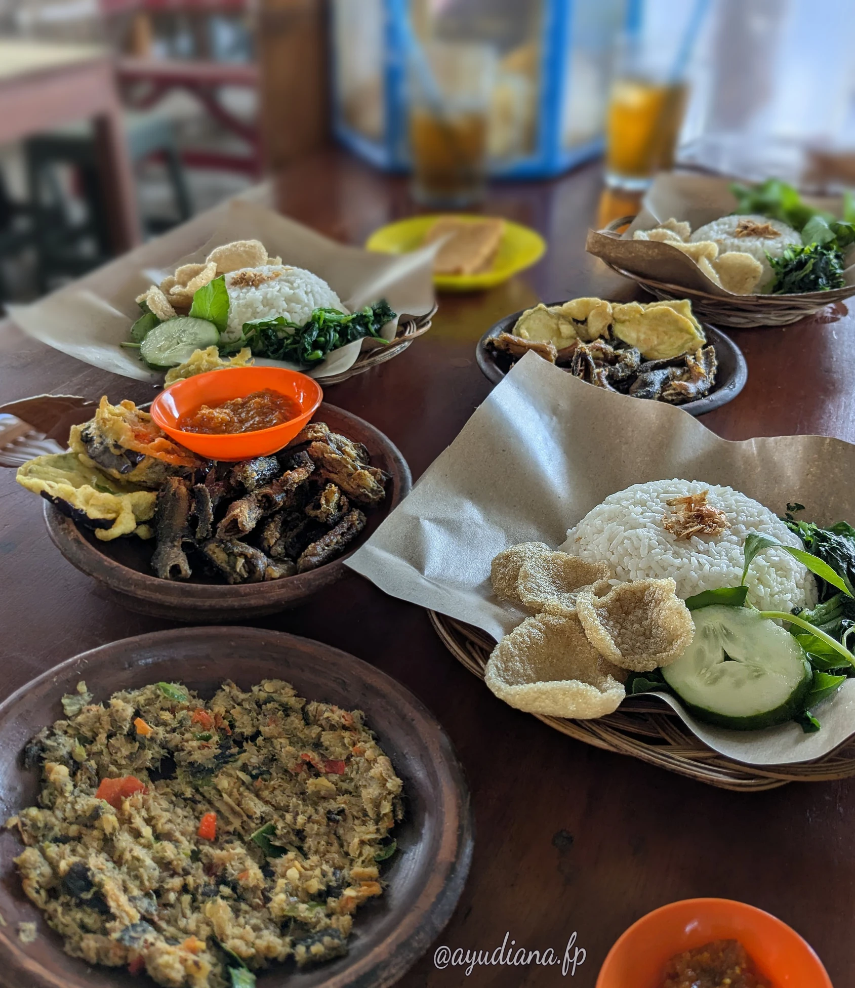Makan Belut Perdana.
