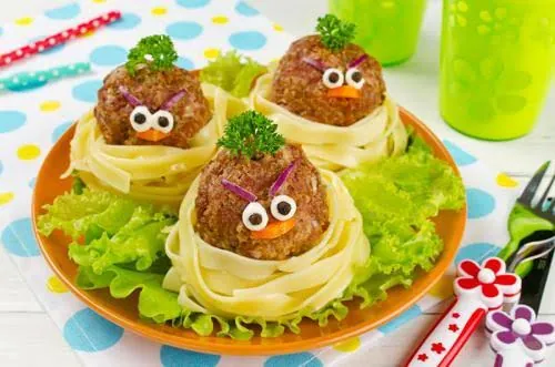 Membuat Sajian Sahur Untuk Si Kecil