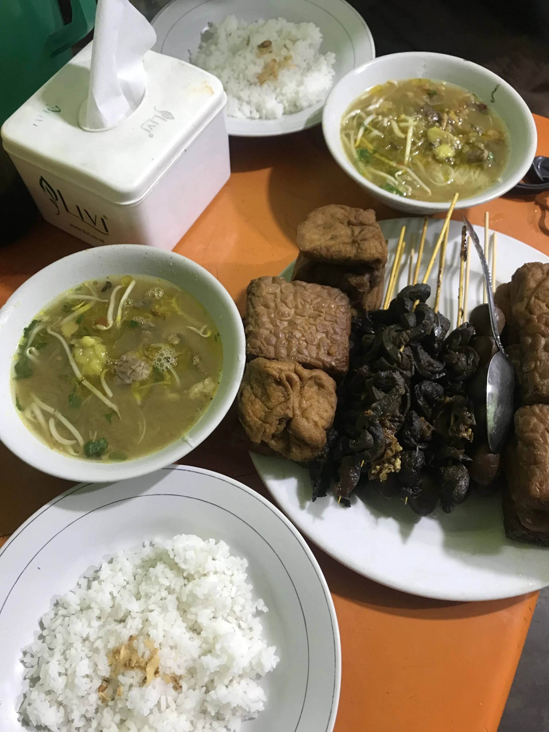 Menikmati SOTO SUROBOYO