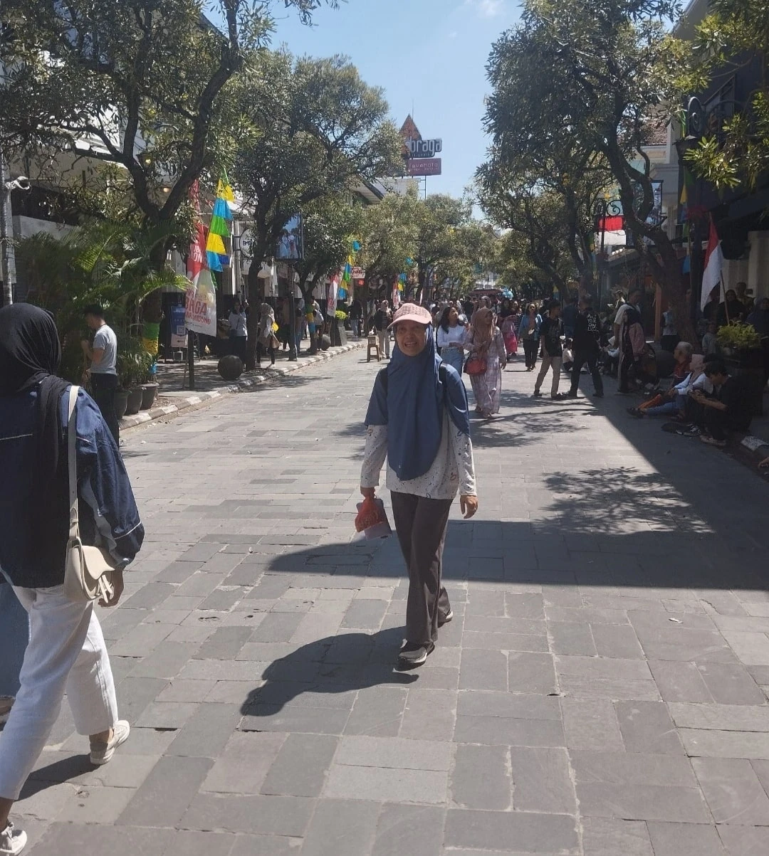 Olah Raga Jalan Kaki 10 Ribu Langkah #HidupLebihSehat #Day1