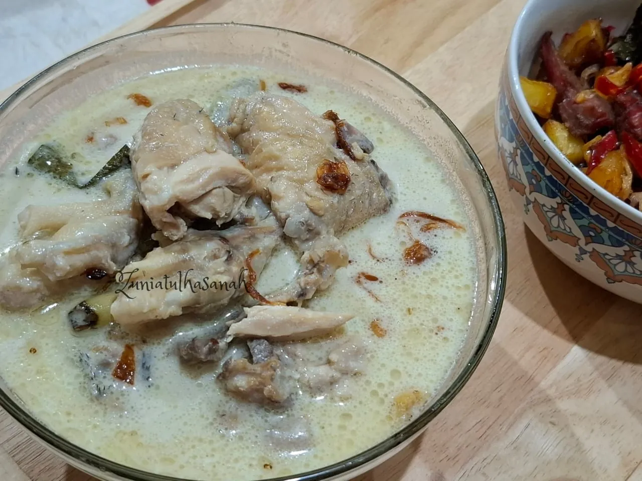 Opor Ayam Hidangan Istimewa