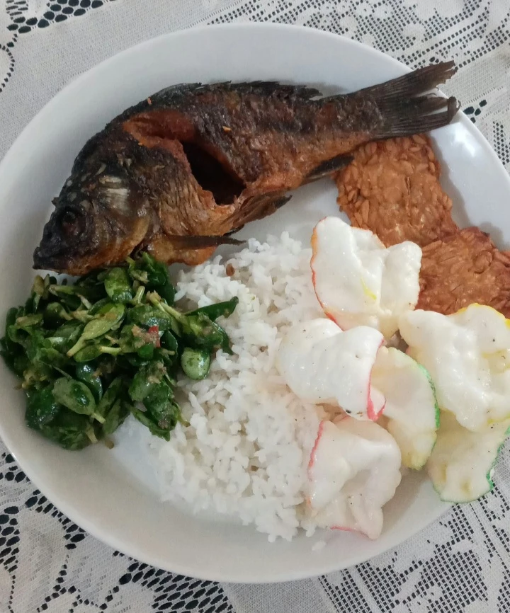 #PiringSehatKeluarga  "Pencok Daun Katel Menyehatkan"