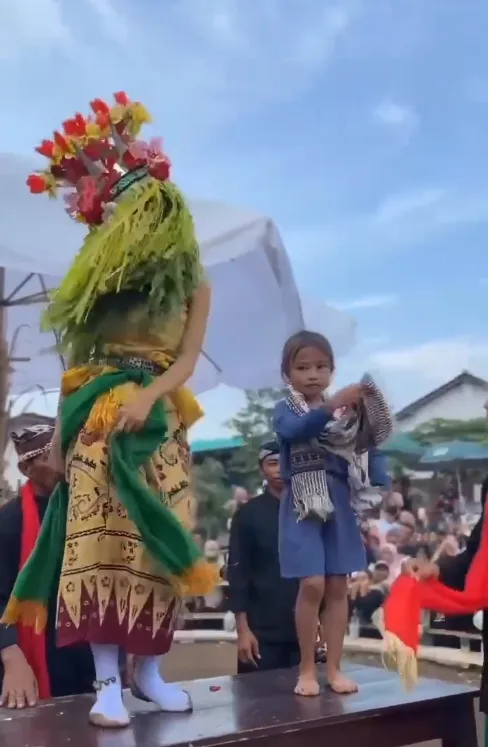 Ritual Seblang Olesari 2026 (Hiburan setelah Lebaran)