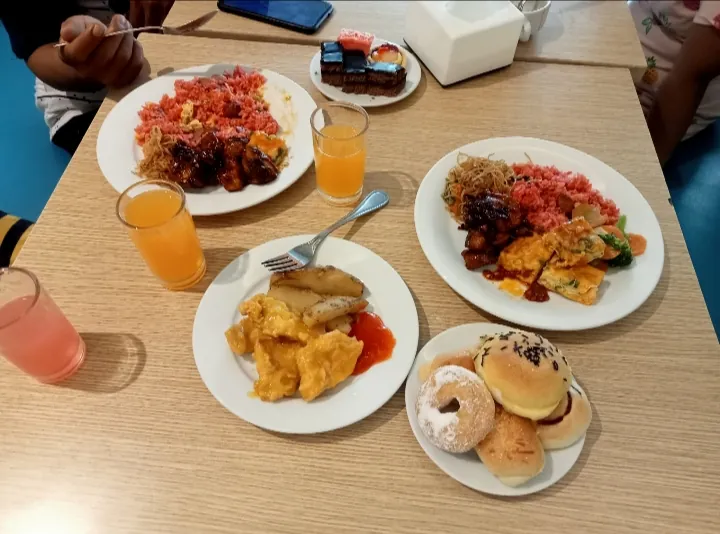 Sahur Di Hotel Bareng Keluarga