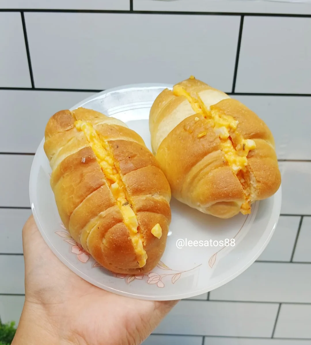 Salt Bread Isi Mayumi ala Cafe Jaman Now