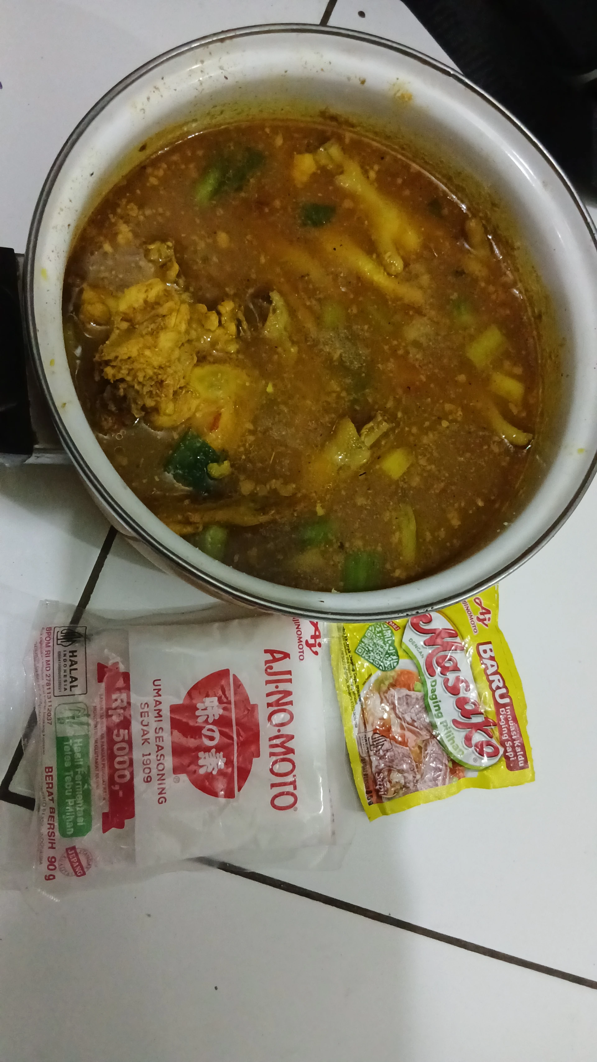 Sayur kuning ayam ceker