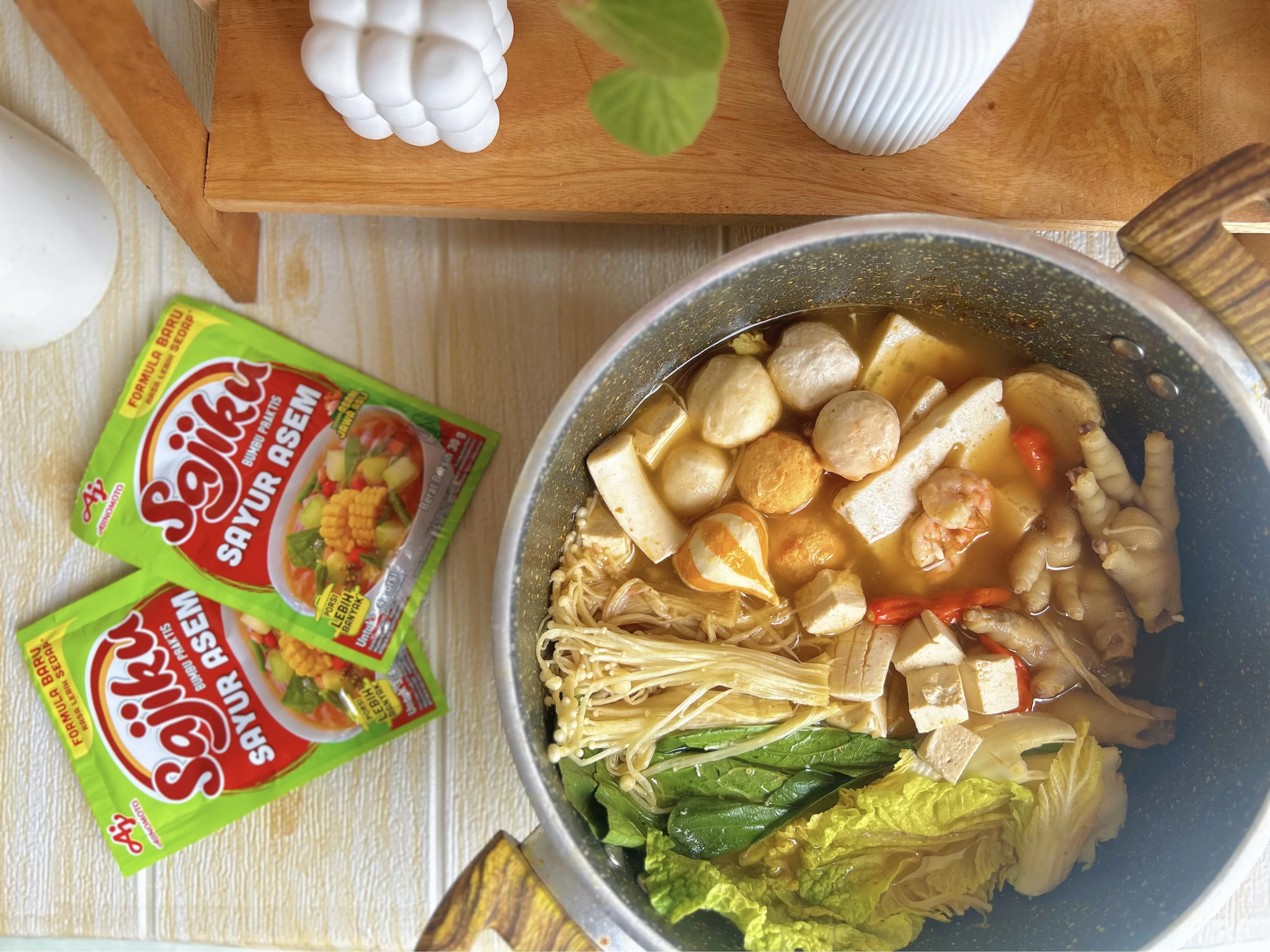 Steamboat Rumahan dengan Sajiku Sayur Asem