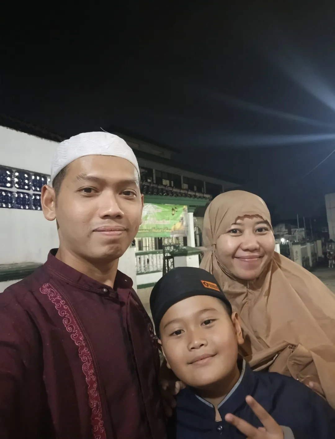 Tarawih bersama keluarga 🥰