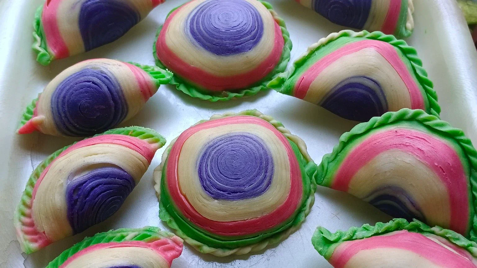 Karipap Rainbow