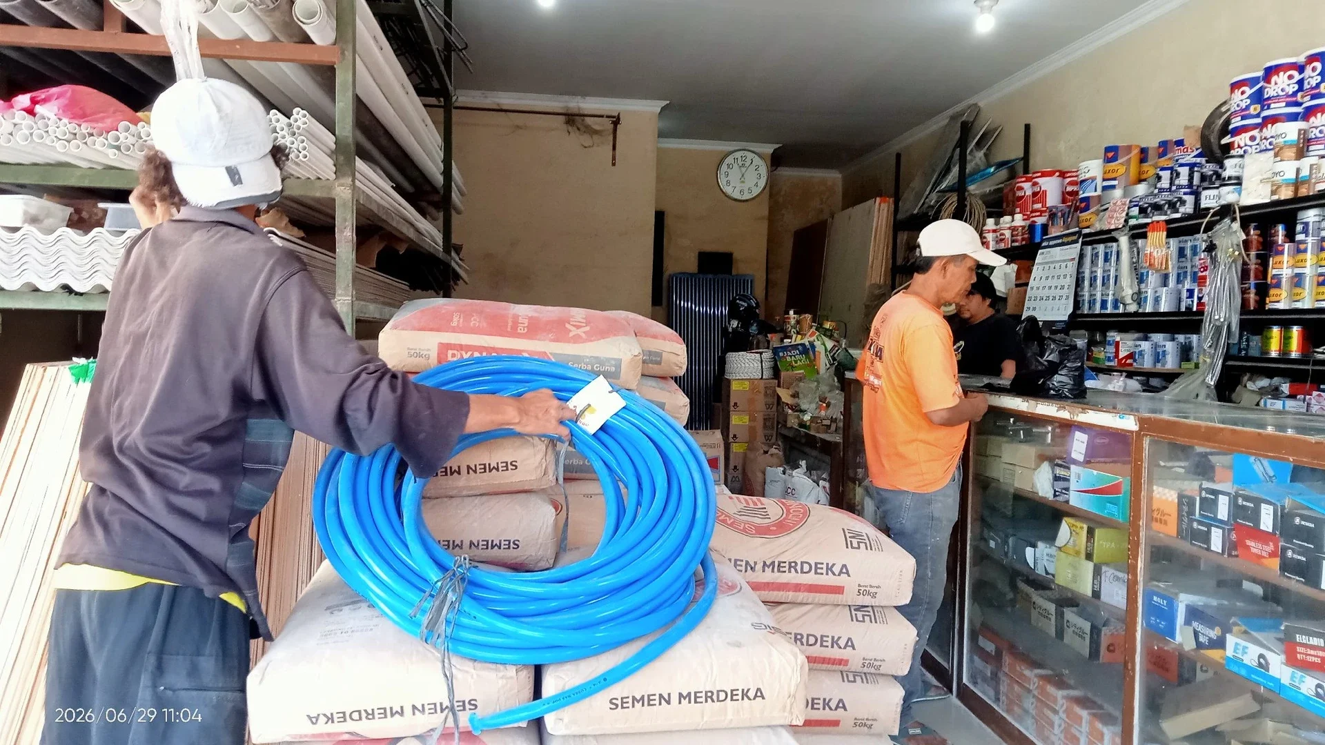 #KegiatanFavorit  Belanja Bahan Bangunan